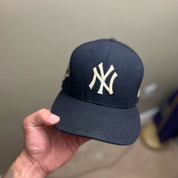 NYY FITTED - Picture 2 of 5